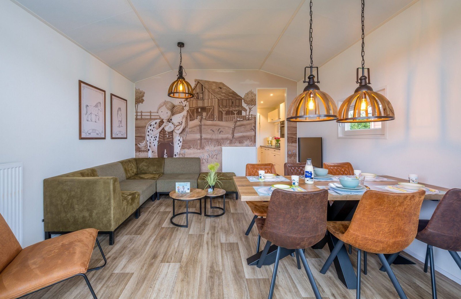 Stip de pony huisje woonkamer bij Familie Resort Molenwaard