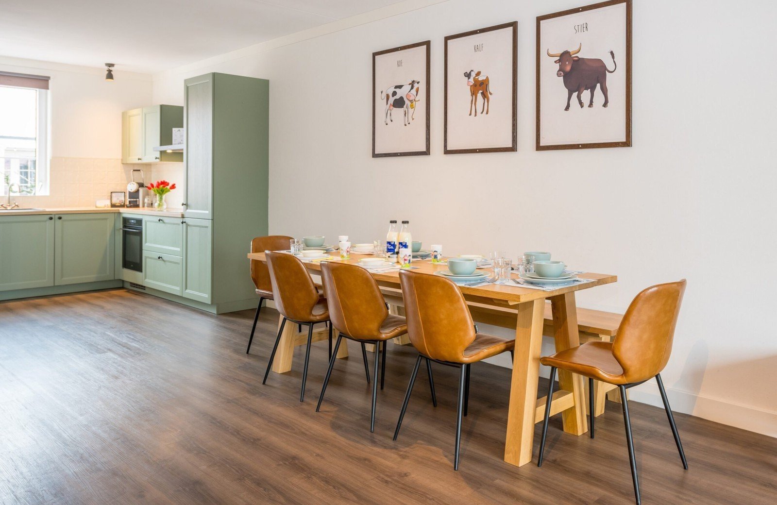 Groepsaccommodatie eetkamer bij Familie Resort Molenwaard