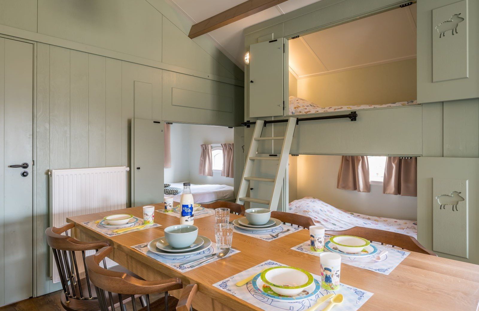 Mike en molly schaapskooitje eettafel