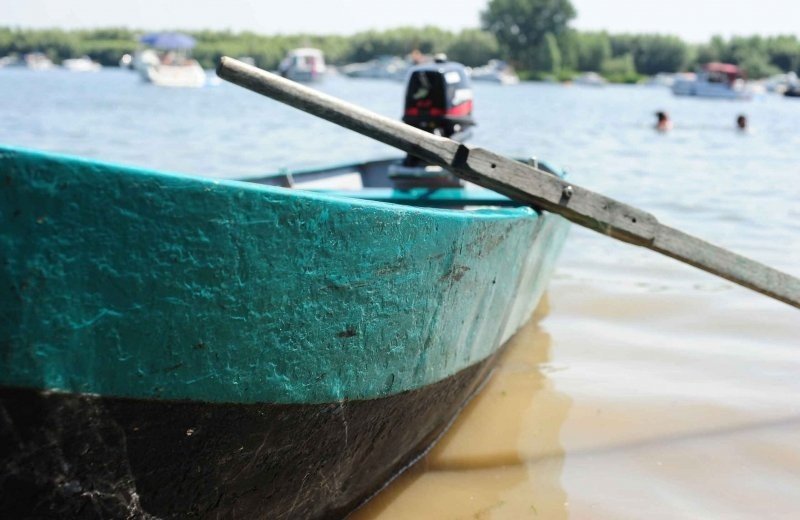 Varen met de boot in de molenwaard